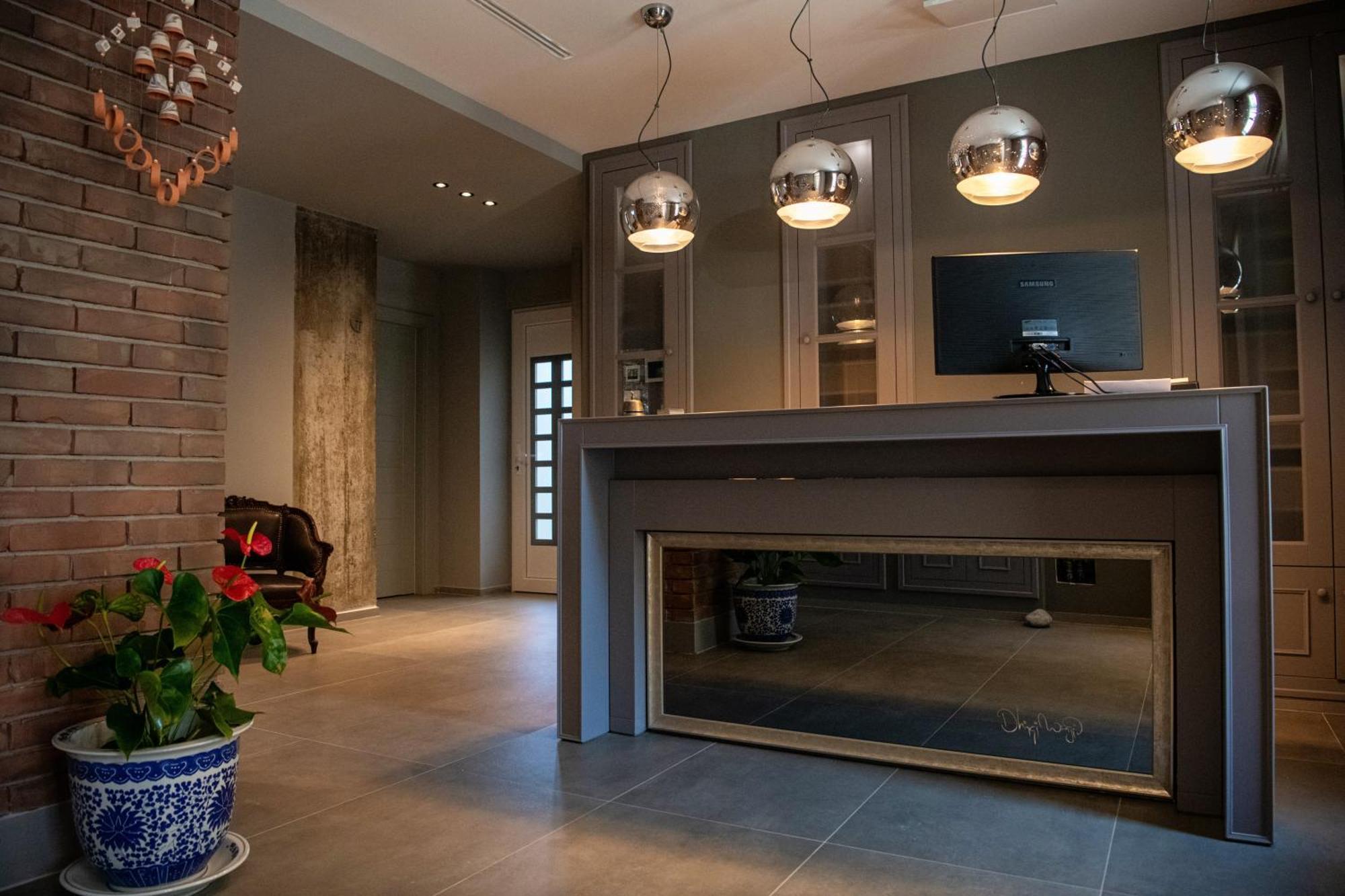 Hotel Vila 11 Дуррес Экстерьер фото
