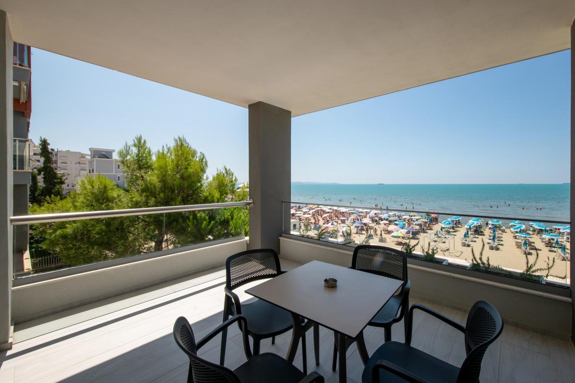 Hotel Vila 11 Дуррес Экстерьер фото